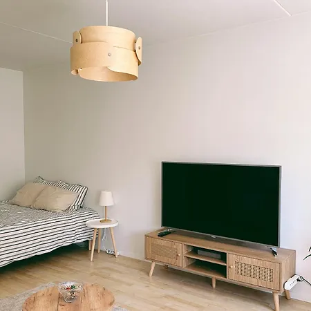 Cozy Central Flat Next To Tram And Bus Stations Helsinki Exterior photo